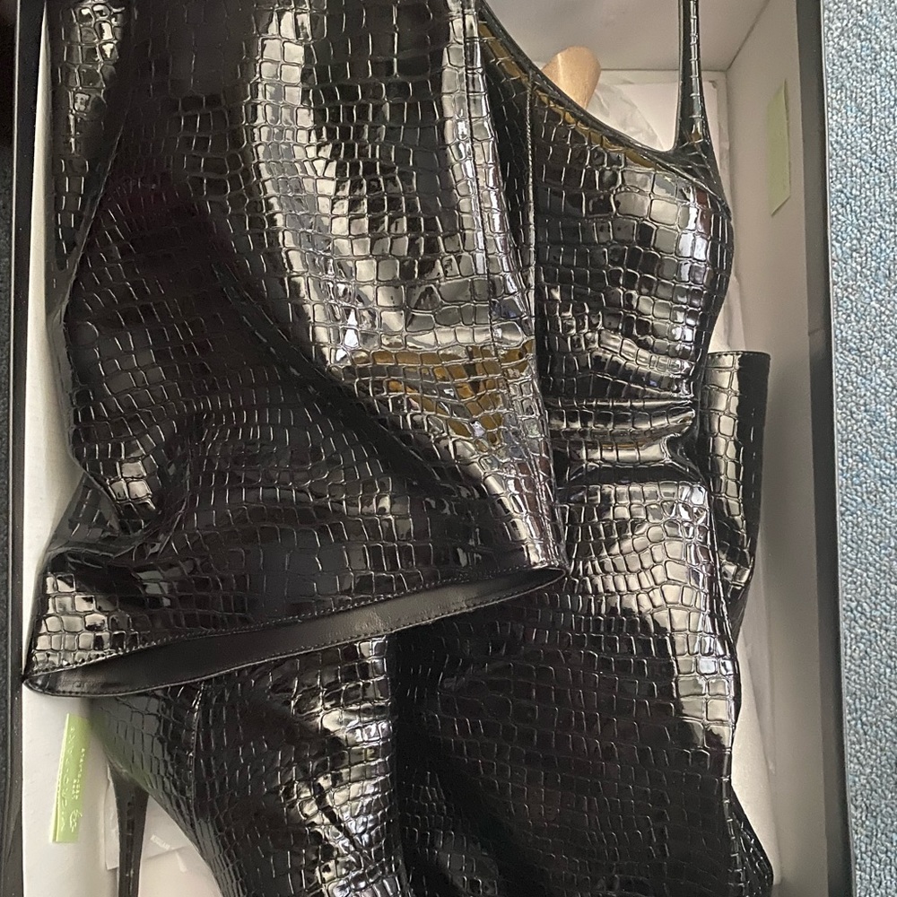 Steve Madden boots worn once with original box